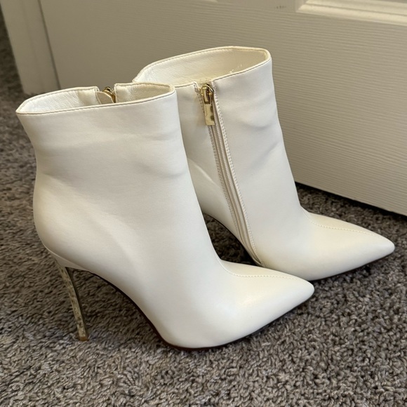 Boot - Picture 3 of 6